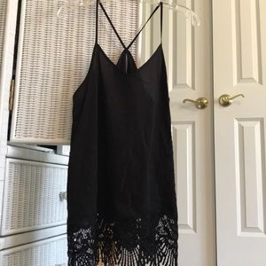 Embroidered lace Hem Keyhole Tank